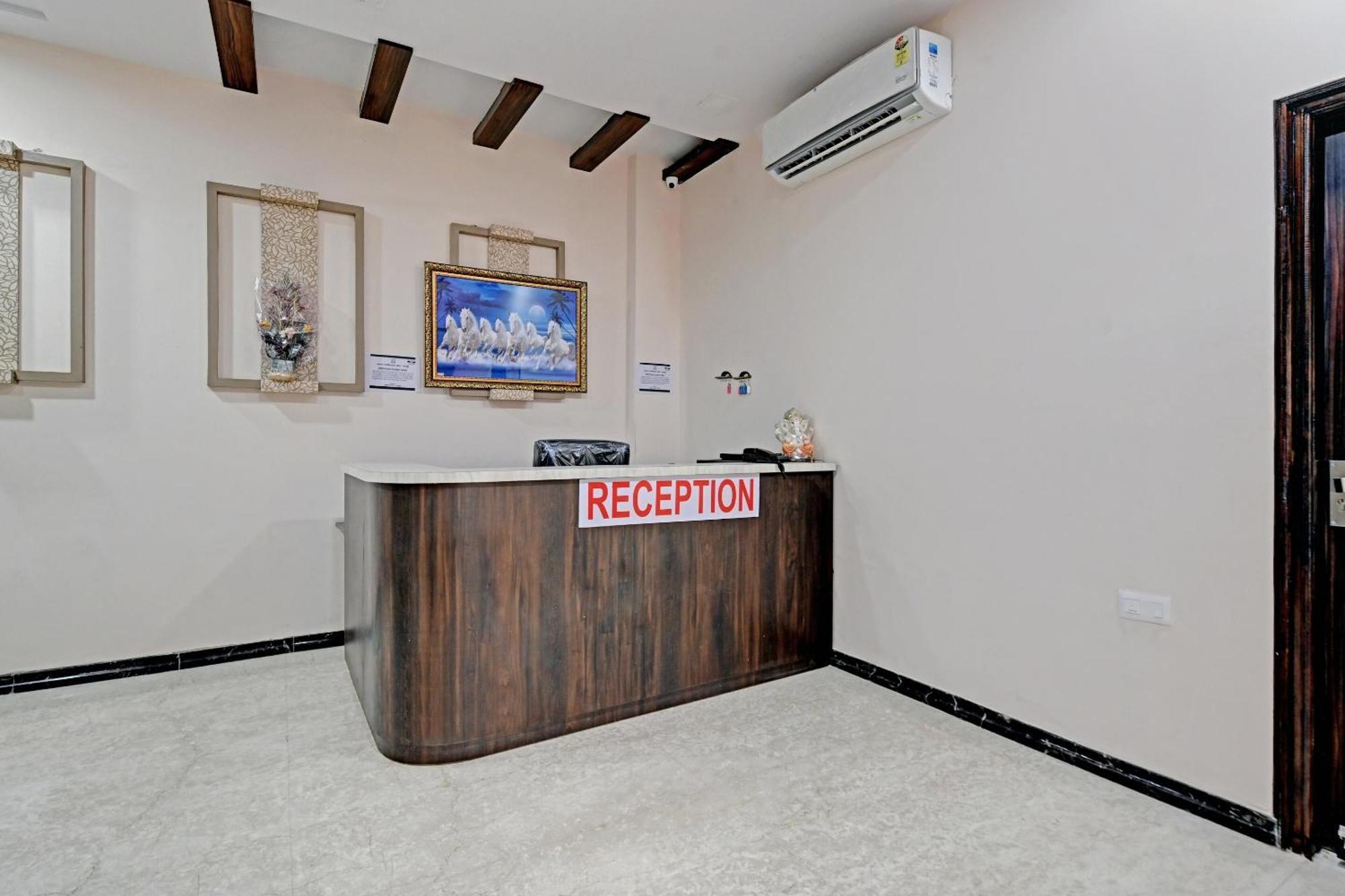 Hotel O The Castle Home Stay Inn ชัยปุระ ภายนอก รูปภาพ