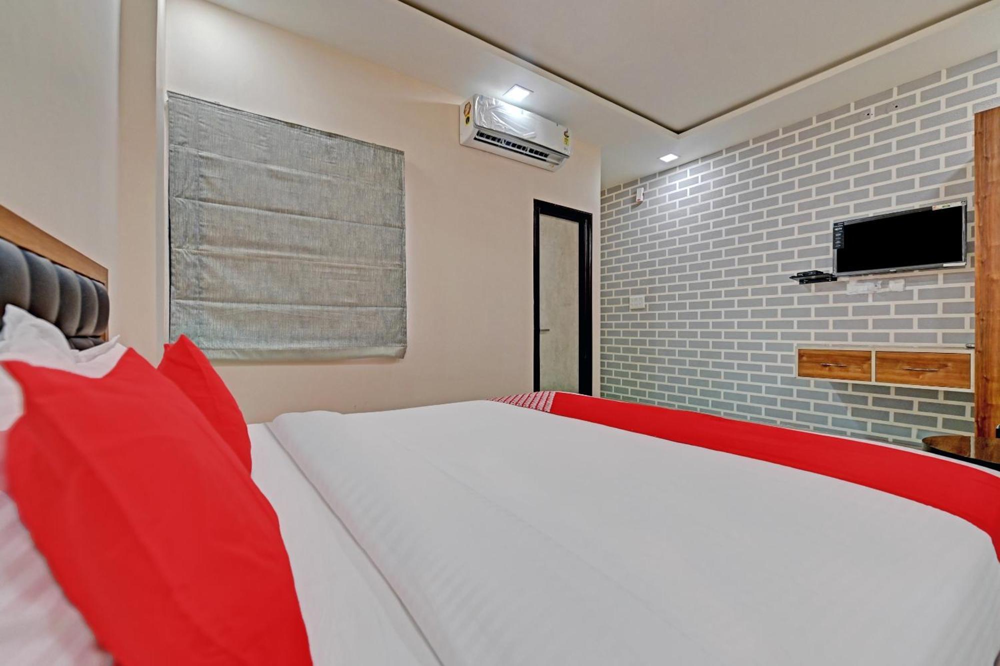 Hotel O The Castle Home Stay Inn ชัยปุระ ภายนอก รูปภาพ