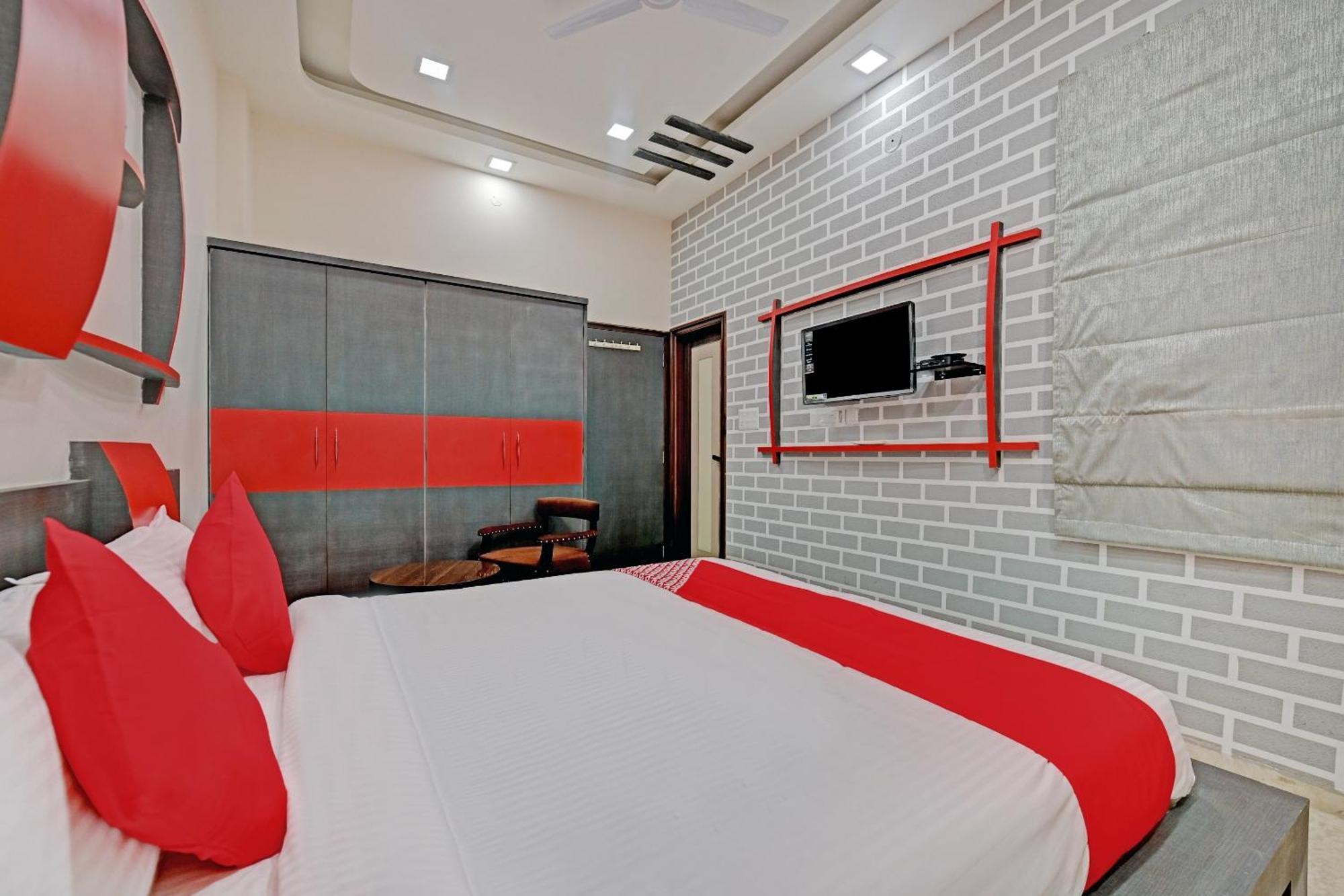 Hotel O The Castle Home Stay Inn ชัยปุระ ภายนอก รูปภาพ